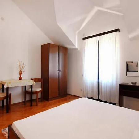 Appartement Nadia - With Balcony And Sea View A3 *